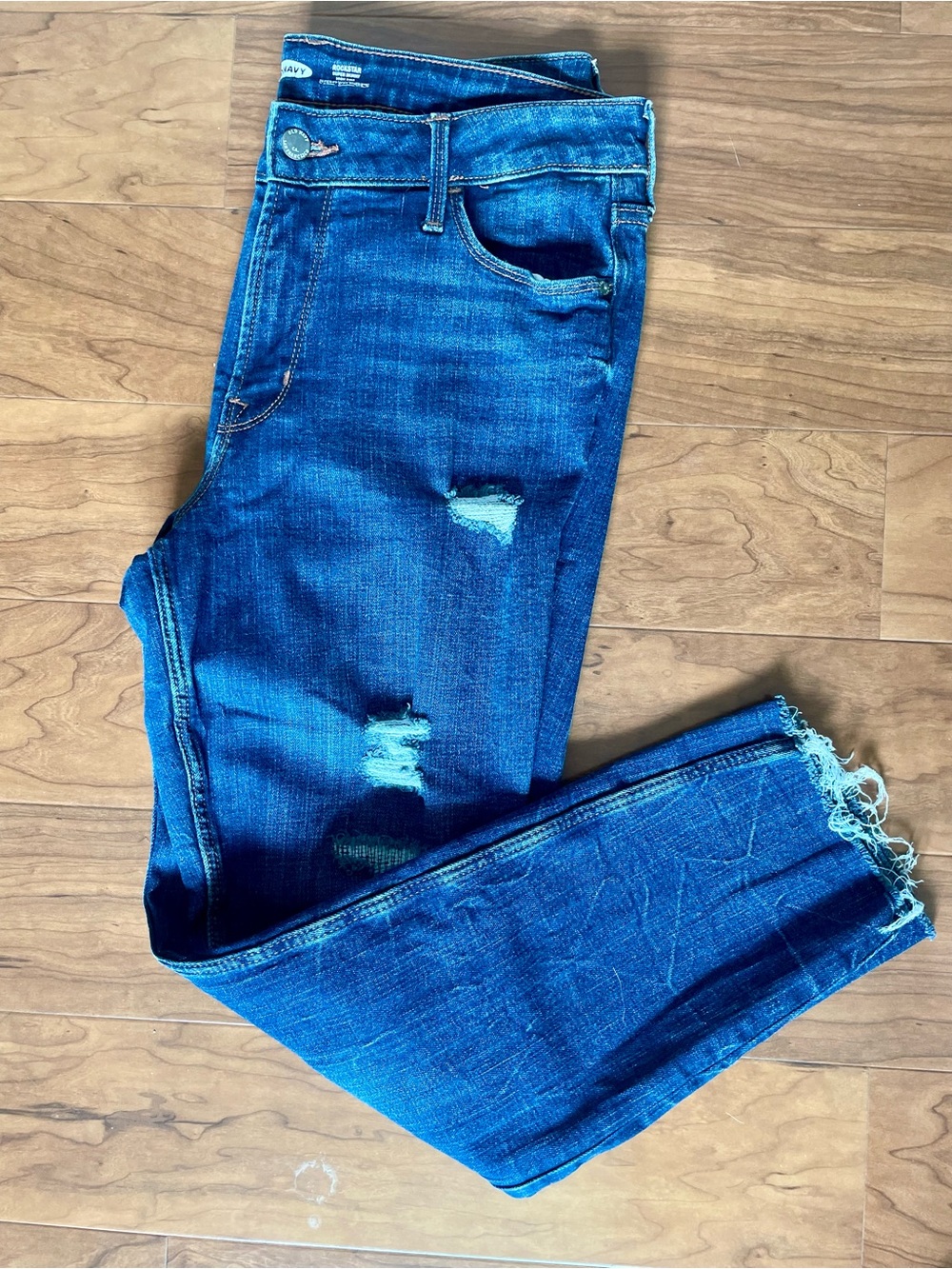 Old Navy Women’s Rockstar Straight-Leg Distressed Jeans 14